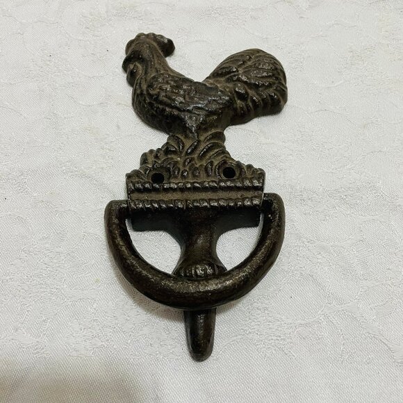 Vtg. Cast Iron Rustic Farmhouse Rooster / Chicken Door Knocker w/ Strike Plate - Picture 1 of 4